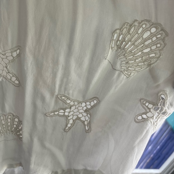 Beautiful long sleeve sea life button-down top made in Indonesia, size large - Picture 5 of 9